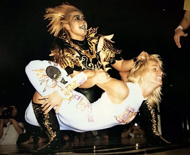 wWn6kX0_9JxC2kmPLTrIX2_i1tJApkq3cISFpqUTCDw